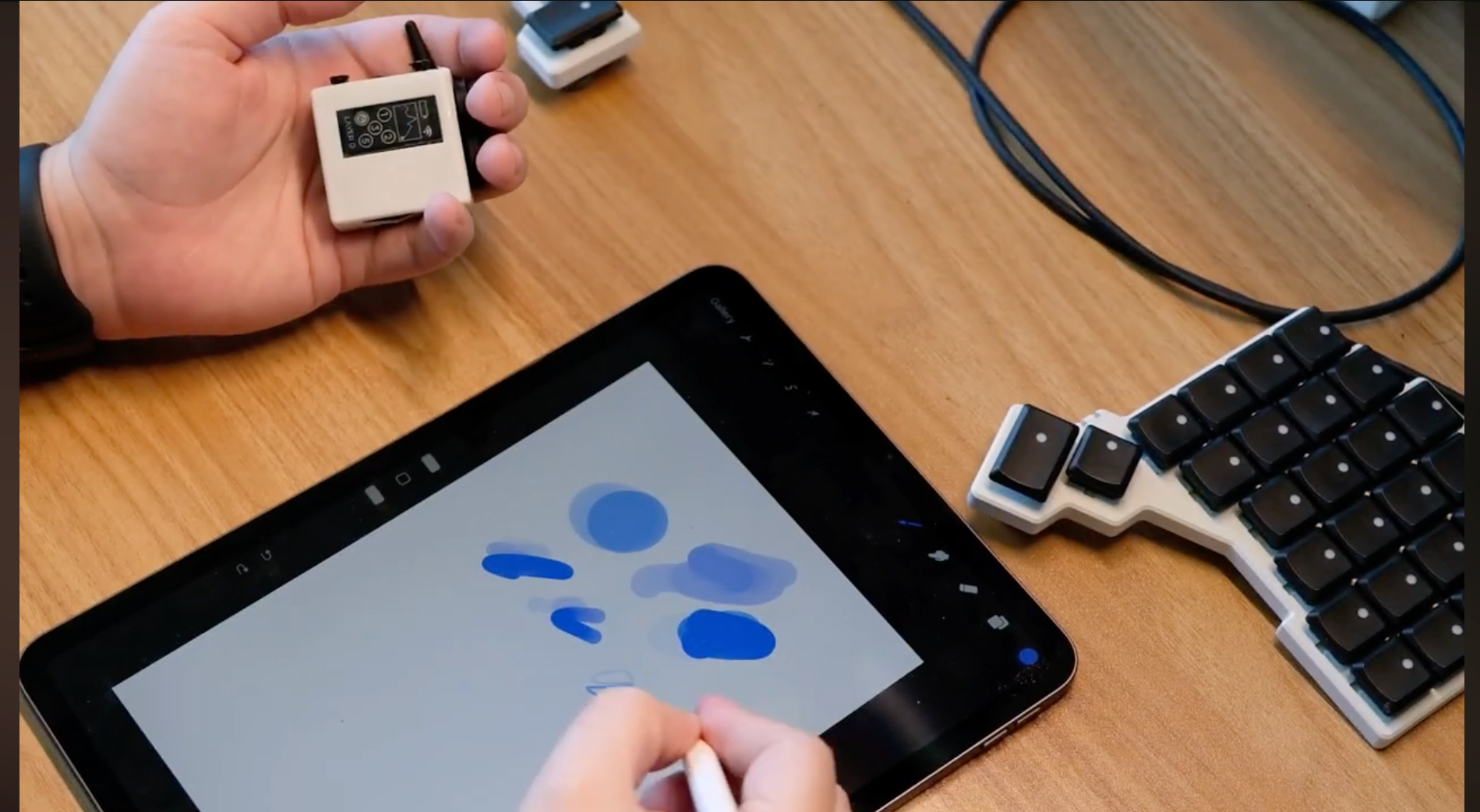 Attempting to design the Macropod, a tool for artists